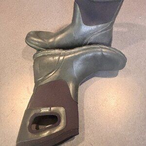 ~~Bogs MidNhamptom Waterproof Rain Boot Black Insulated Womens 10